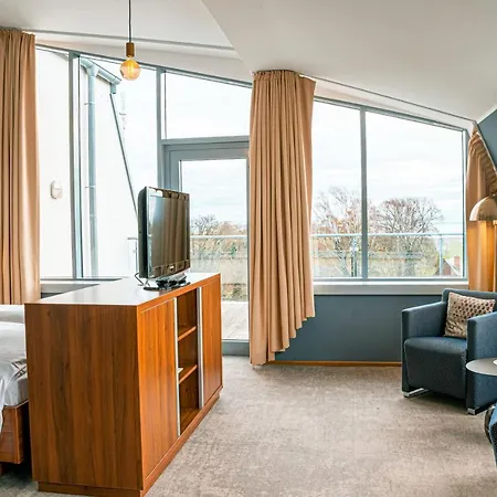 The Grand 5*